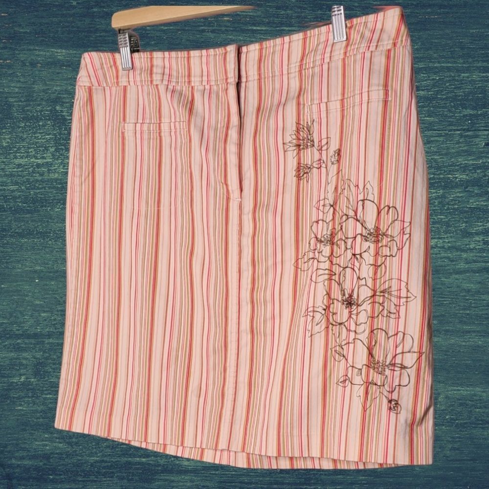 Lane Bryant Skirt 16 Womens Pink Beige Striped Floral Embroidered Pencil Casual